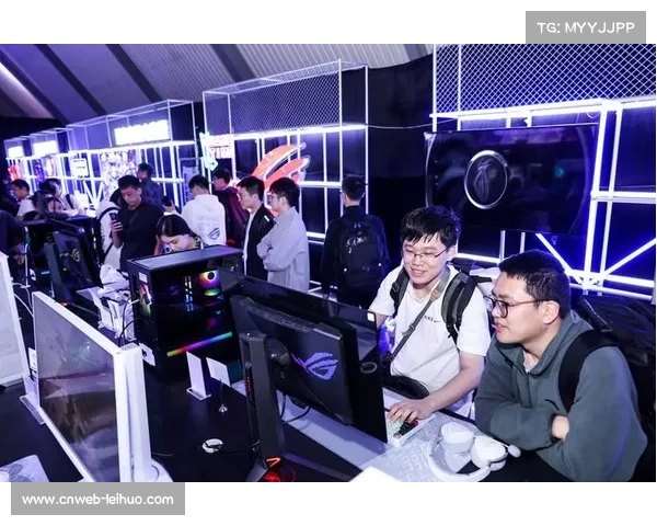 高校AI电竞锦标赛现场：随机命题挑战选手创意与抗压能力